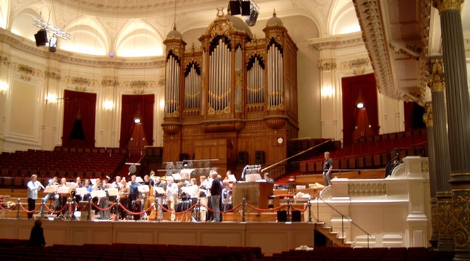 Repetitie van het blazersensemble in het concertgebouw Amsterdam